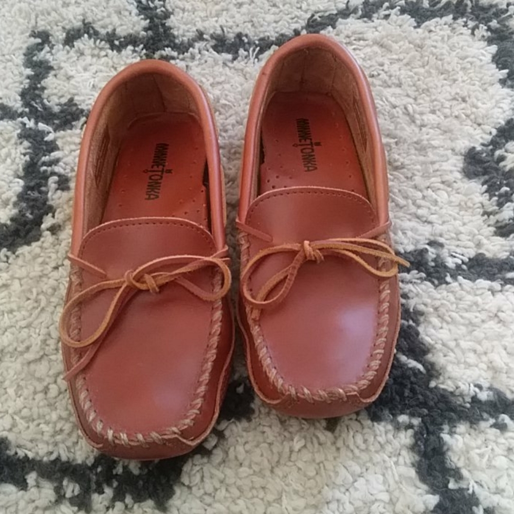 SOLD🛑 MINNETONKA LEATHER MOCCASINS